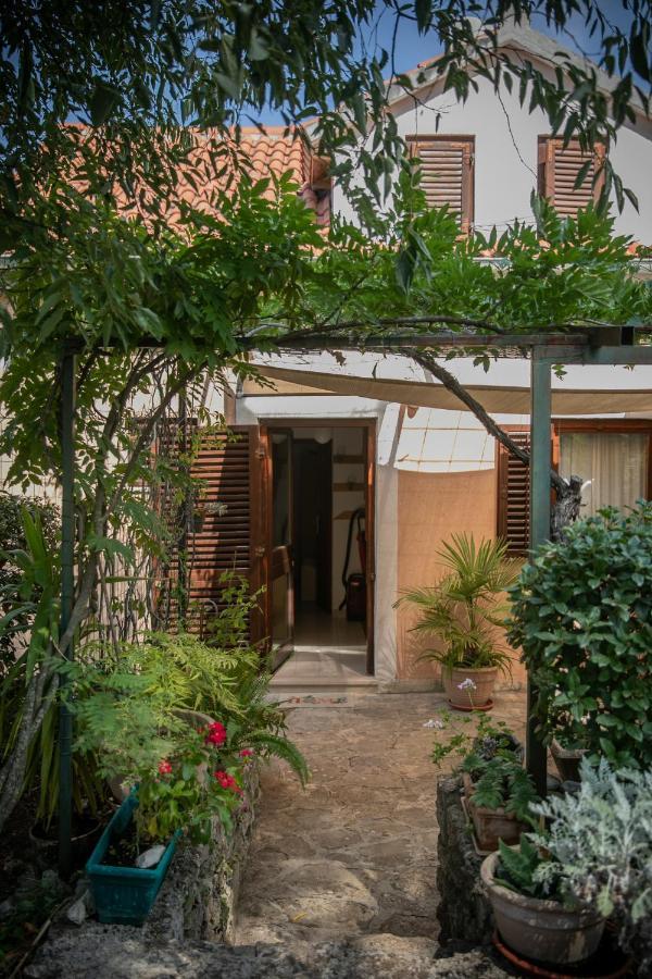 Apartman Silna Your New Home With Terrace And Garden Bobovisca Eksteriør billede
