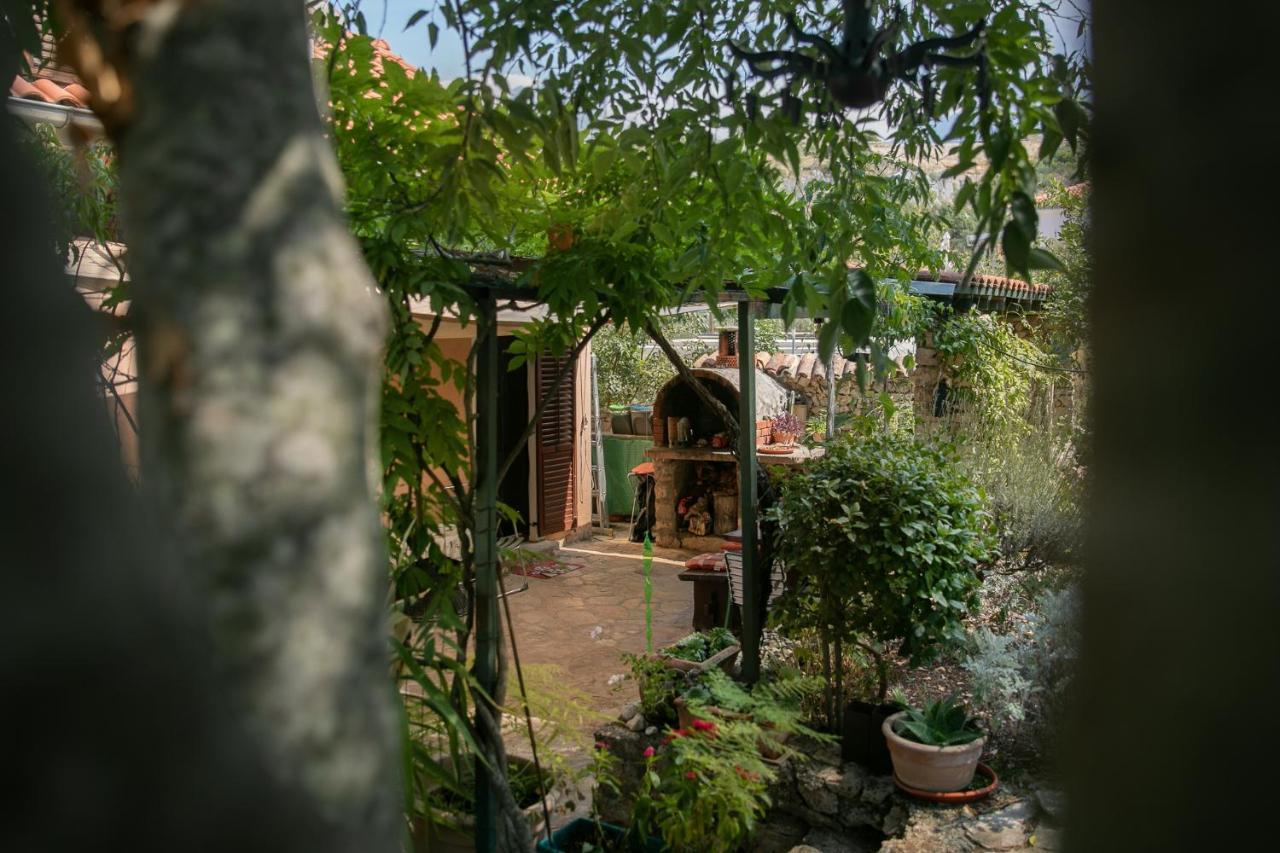 Apartman Silna Your New Home With Terrace And Garden Bobovisca Eksteriør billede